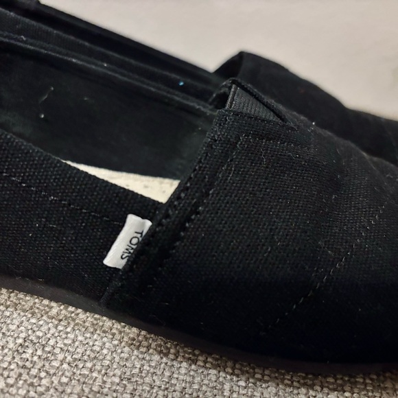 TOMS Black Classic Canvas Slip-Ons 7.5M – Arch Support, Like New - Picture 3 of 9